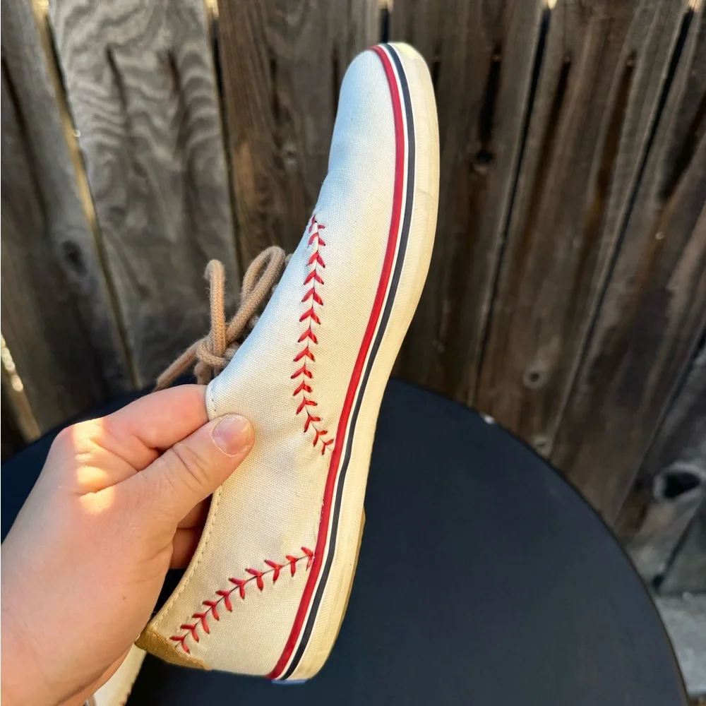 Keds Red and White Women's Kickstart Pennant Baseball Sneaker Size 6.5 lace-up